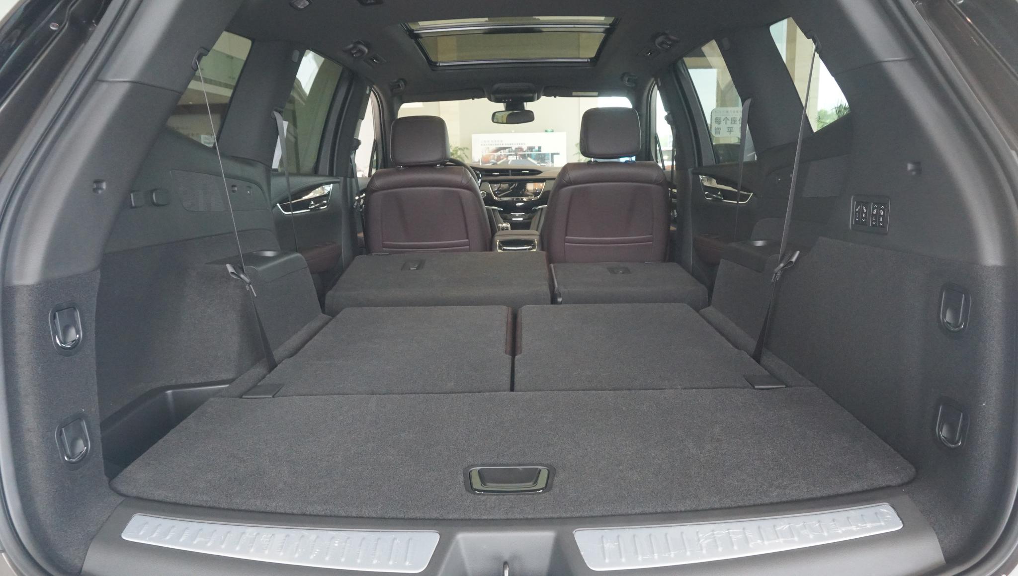 敬,而无畏 凯迪拉克全新大型suv xt6 百变后排空间