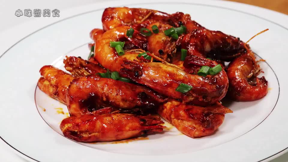 罗氏虾家常做法油焖罗氏虾出锅味道外酥里嫩肉质鲜甜待客佳肴