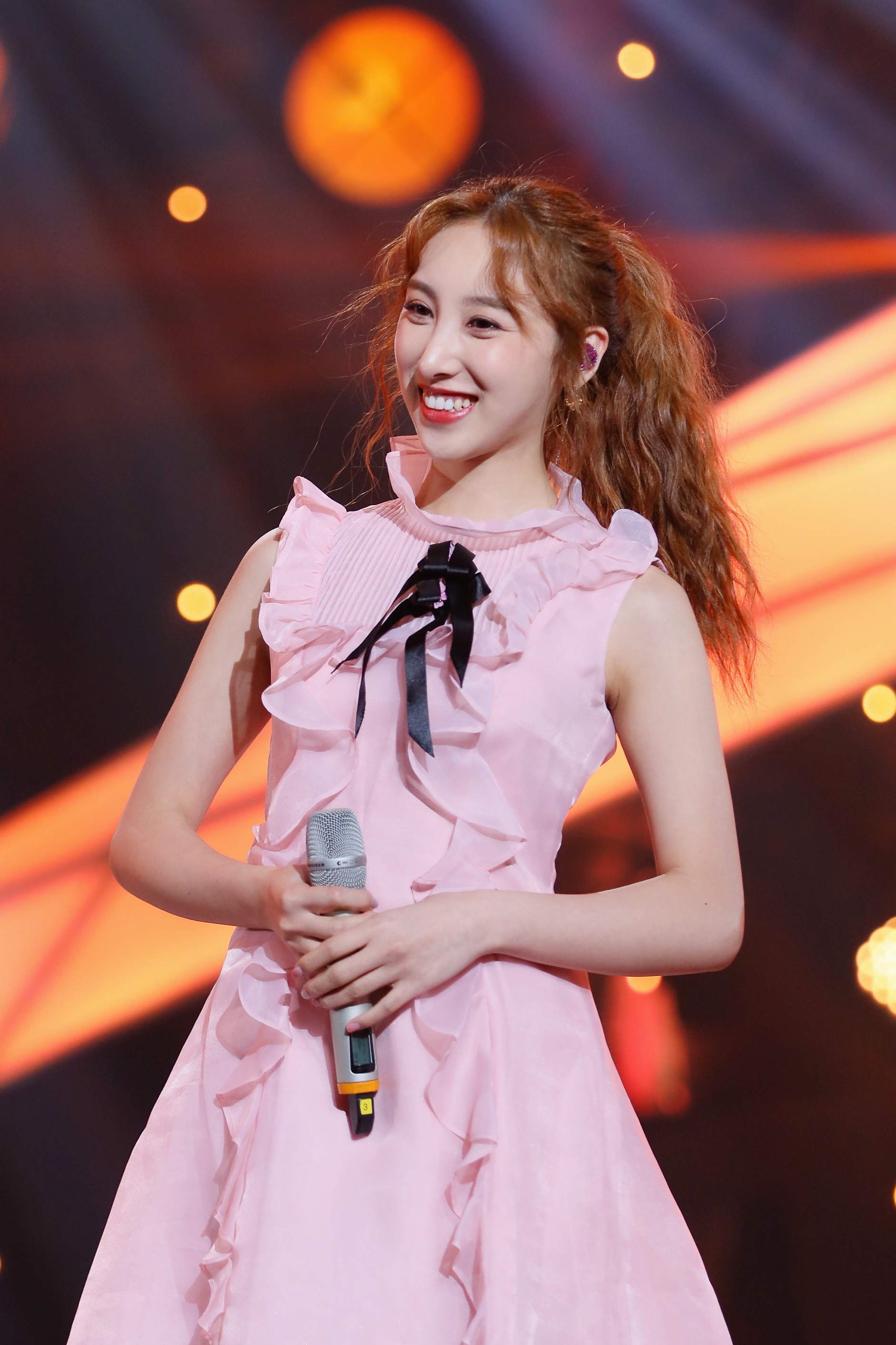 许靖韵《粤语好声音》播出 人美歌甜展现超强live能力