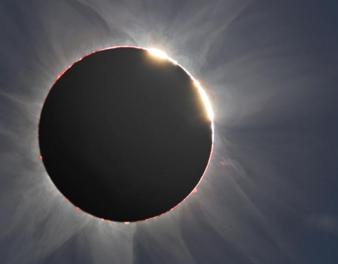 为什么在地球上只看到太阳月亮看不到其他行星