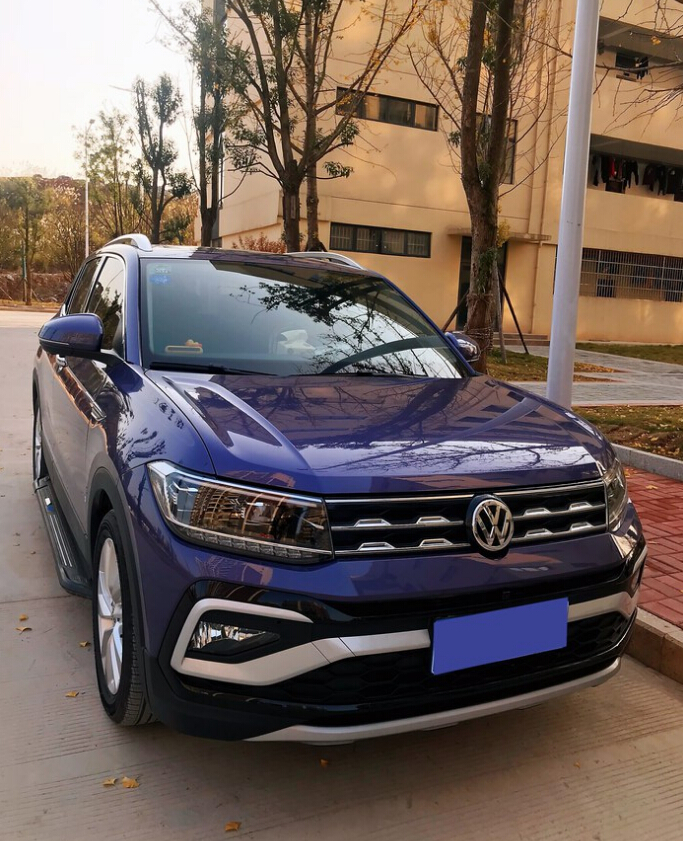 人生第二台车大众途铠梦幻蓝色车身足够时尚