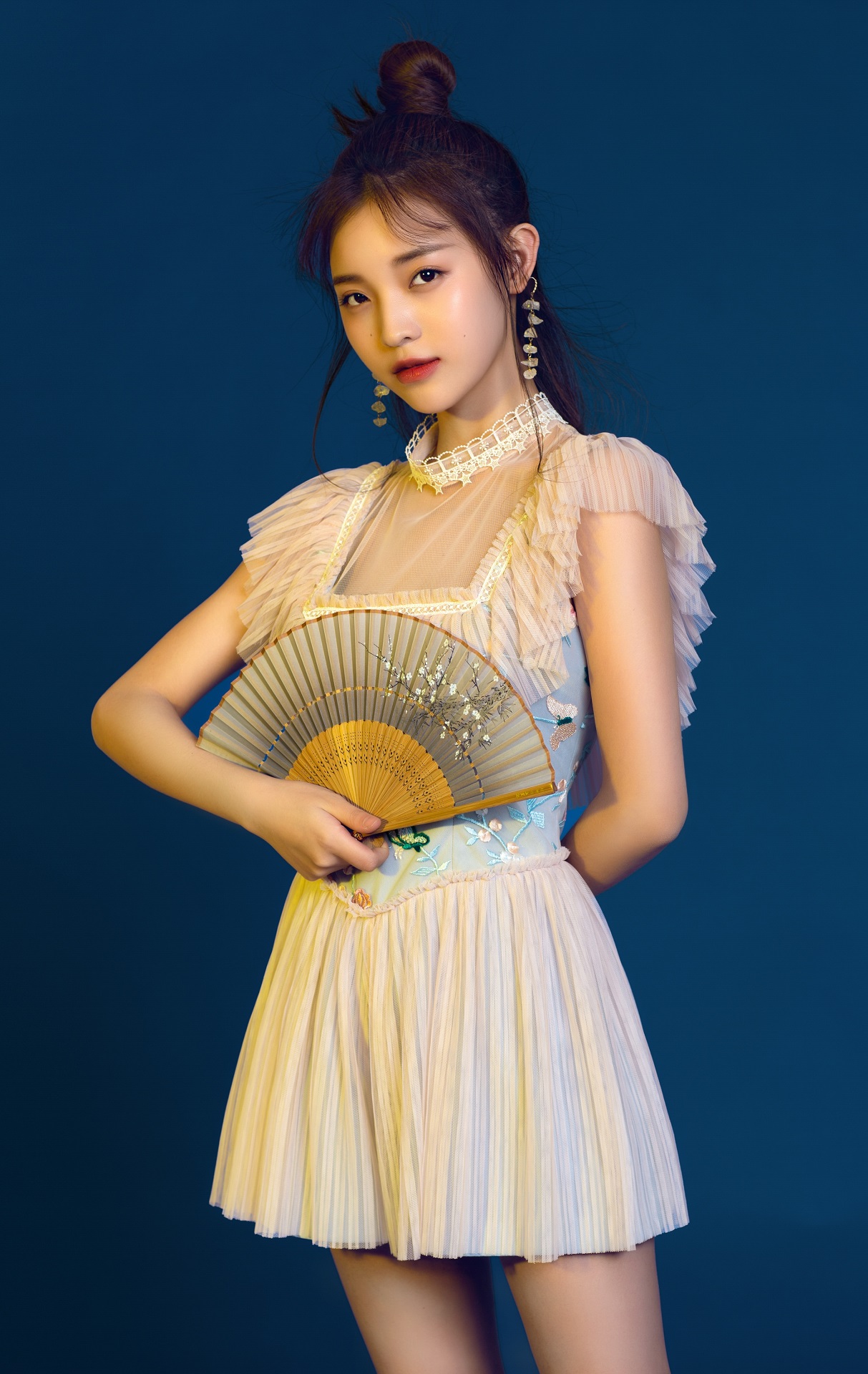 曾雪瑶古风写真唯美来袭 清丽出尘展文艺气质