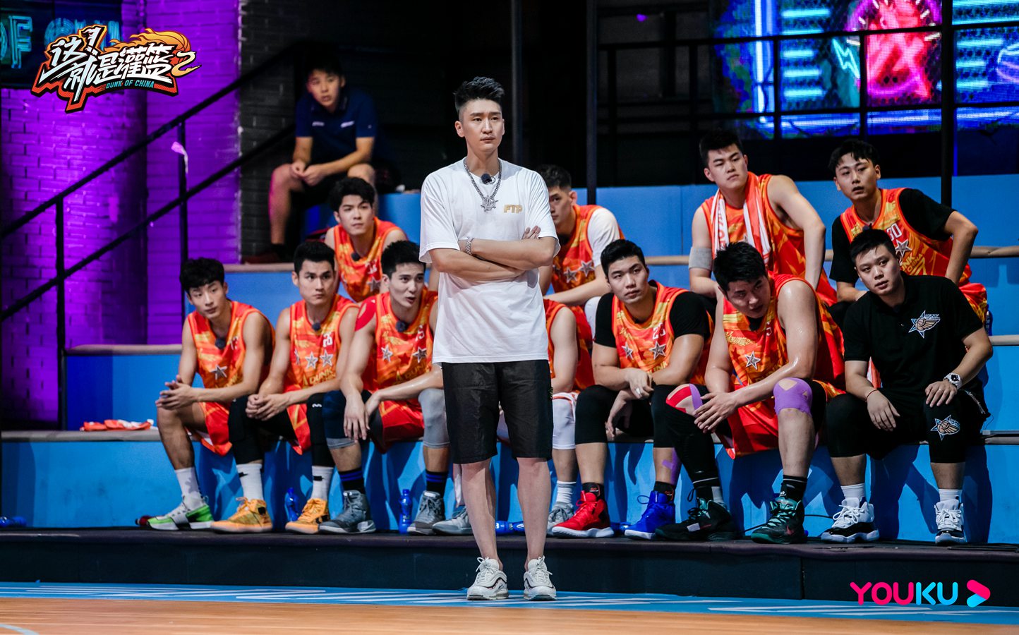 《这!就是灌篮》白敬亭送限量版球鞋 王仕鹏批评球员太飘