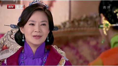 大房来找三姨太支钱,不料三姨太爽快答应了,好戏登场