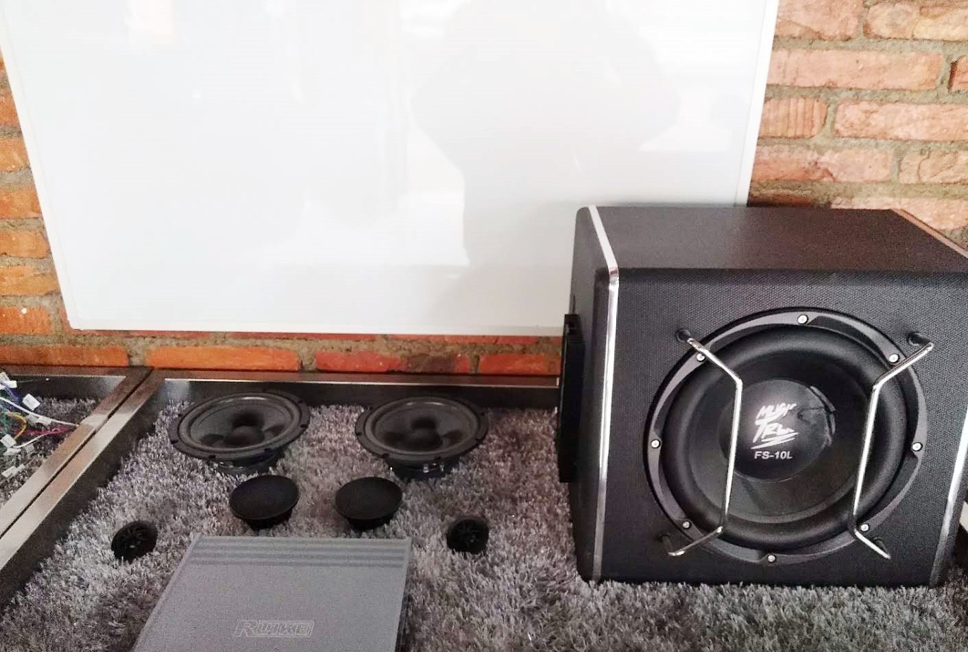 福特野马gt无损升级原车音响--南昌汽车音响改装