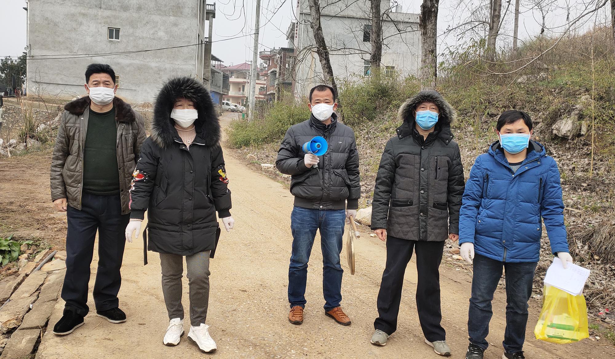 这一天,阳新县龙港镇高黄村首例新型冠状病毒感染的肺炎疑似病例出现