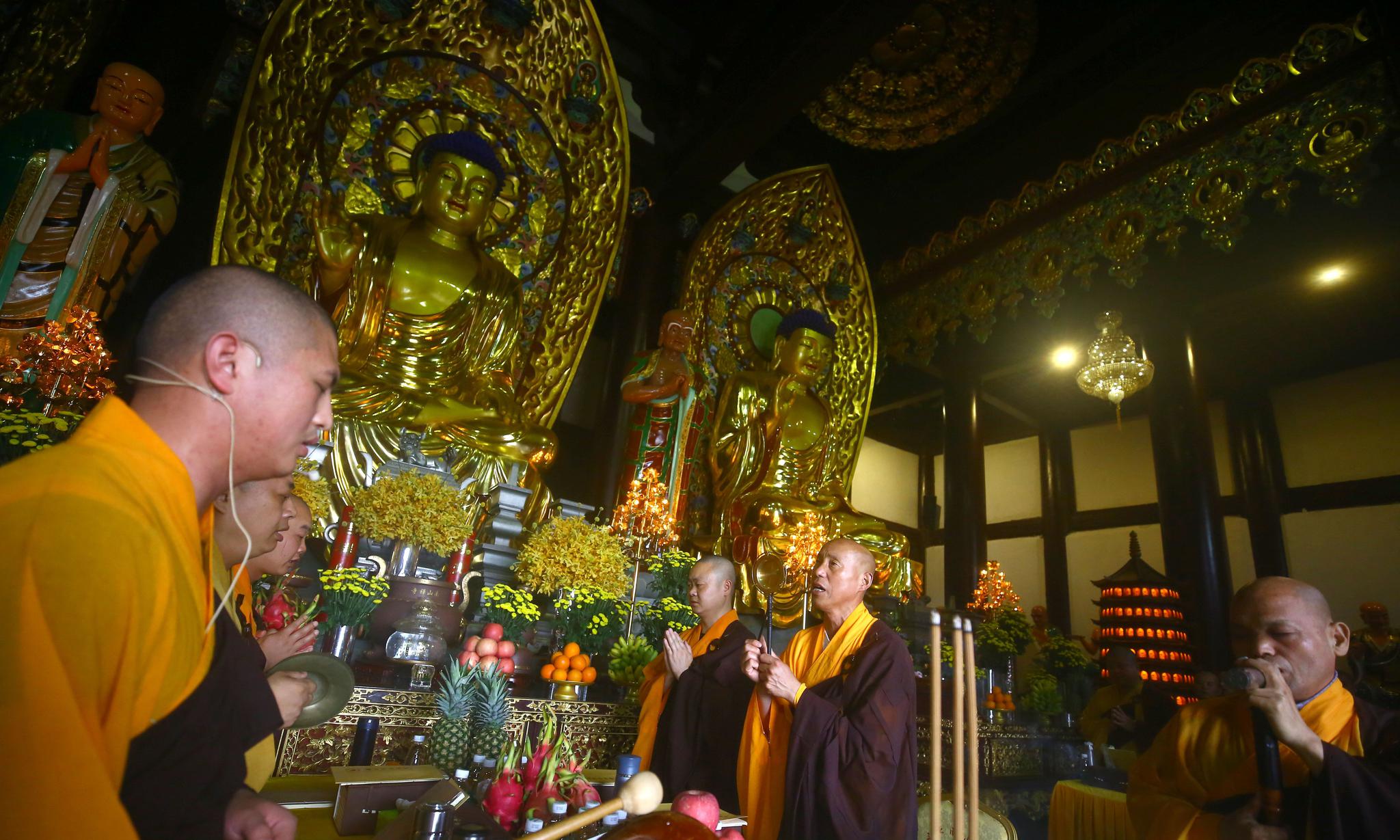 实拍三亚南山寺举行华严法会,祈愿世界和平国泰民安