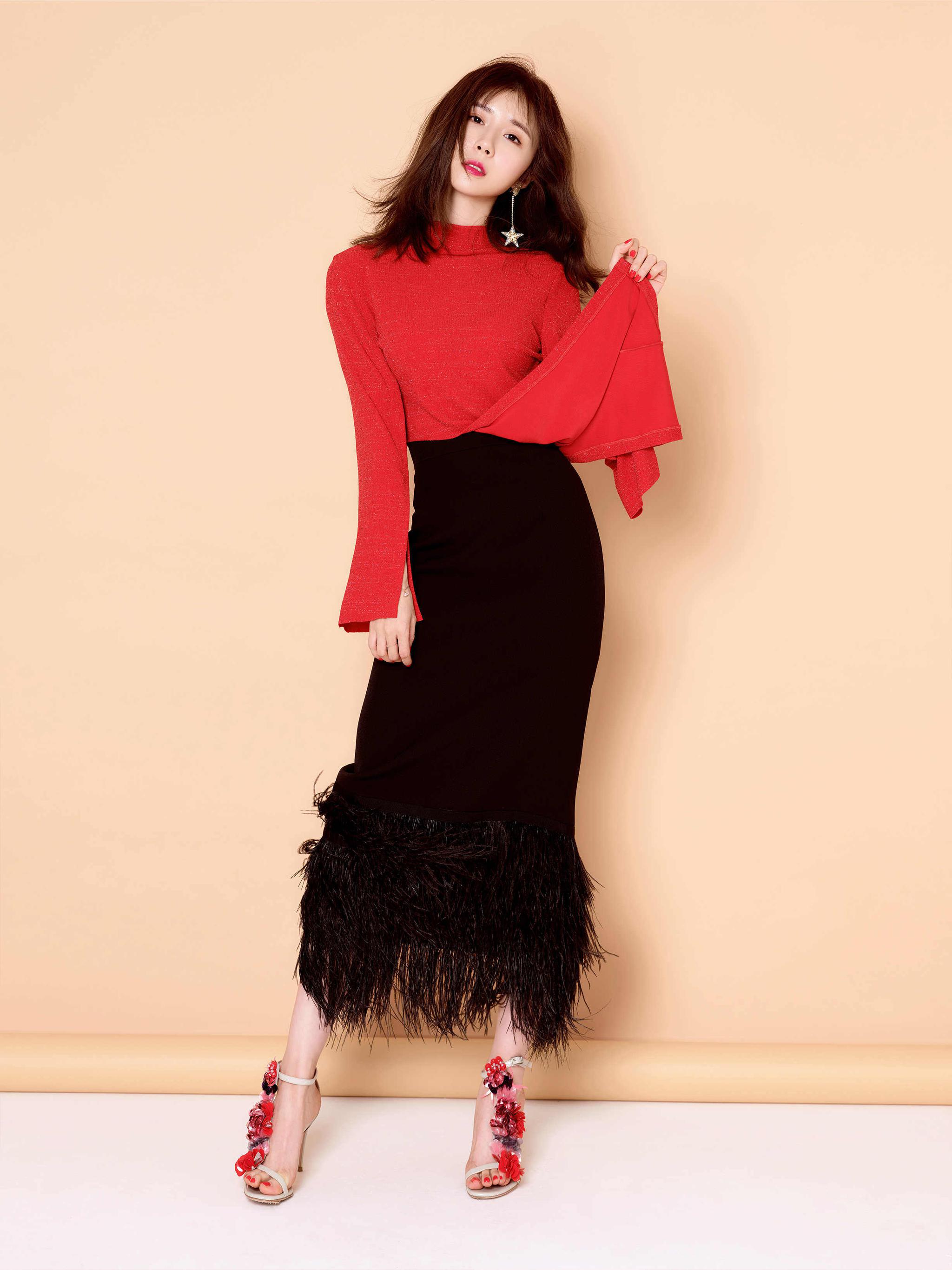 《皓镧传》即将上线 方安娜一袭红衣"炸眼球"