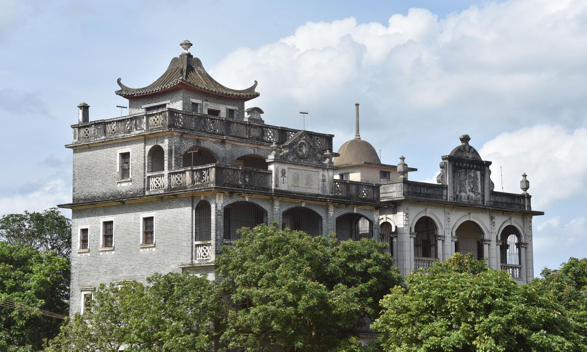 在岭南乡间有一座座充满魔幻色彩的碉楼村落