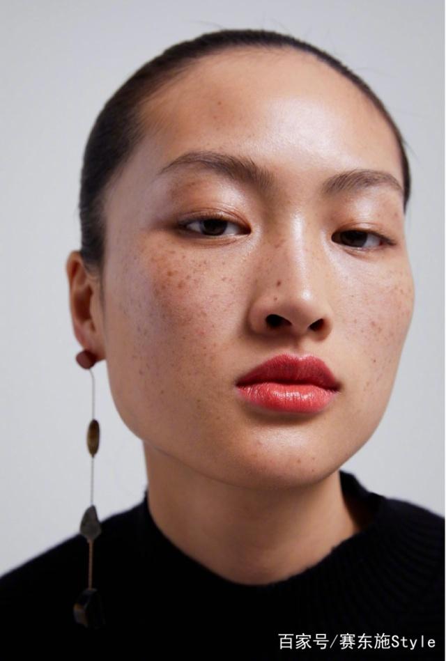 继李静雯雀斑妆之后 中国超模高其蓁的"高级脸"再次引发争议