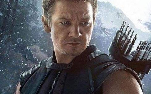 复联四鹰眼展现新造型手臂花纹实力抢镜看清图案后漫迷沸腾了