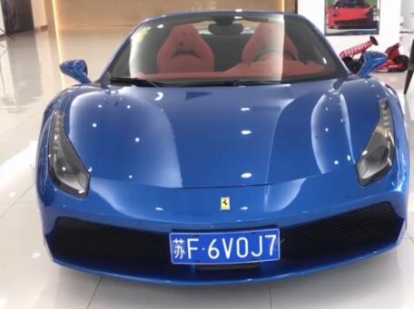 实拍南通法拉利488 spider,车牌很低调!