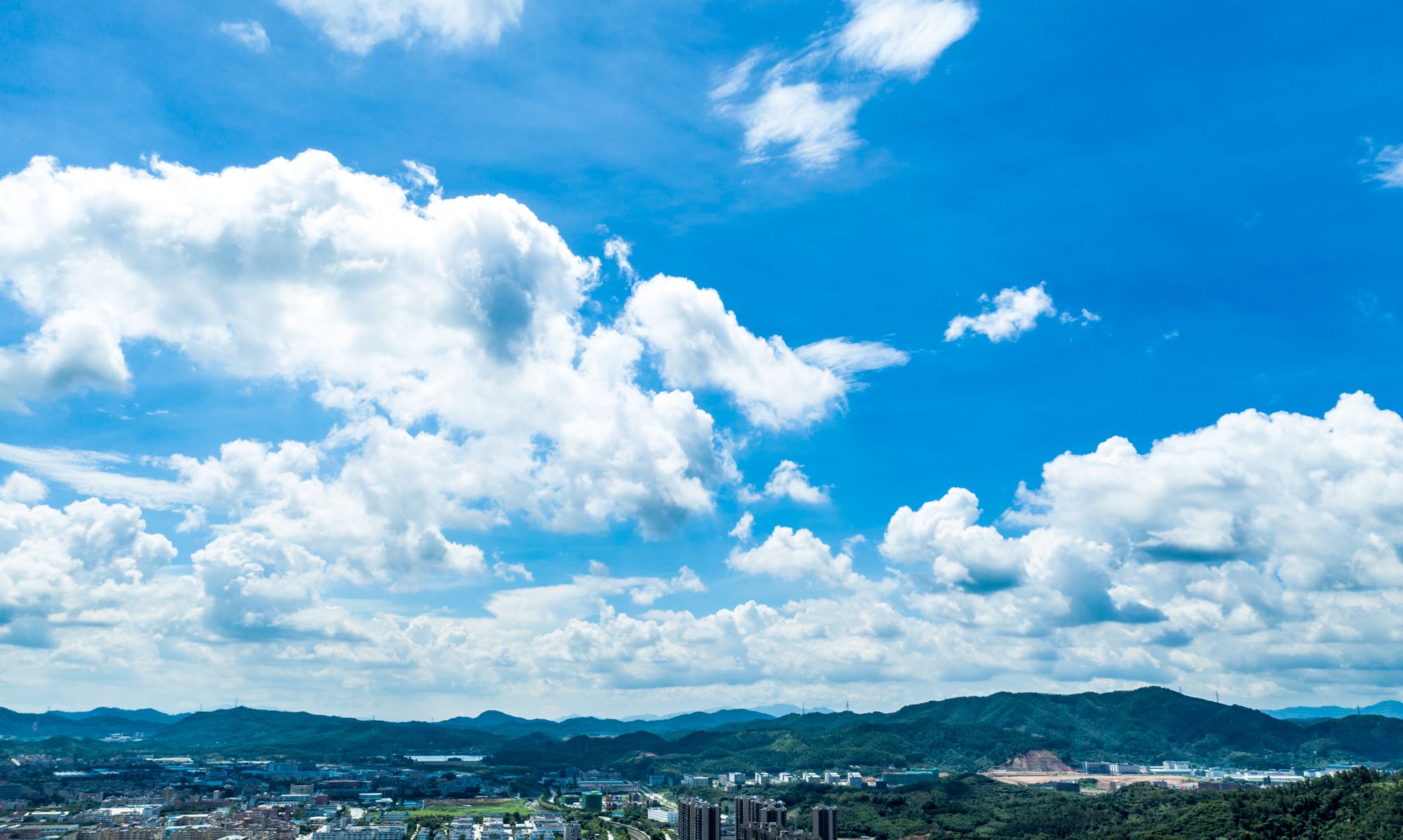 高清航拍:广东东莞清溪镇全景图片,想不到这里的人竟然讲客家话