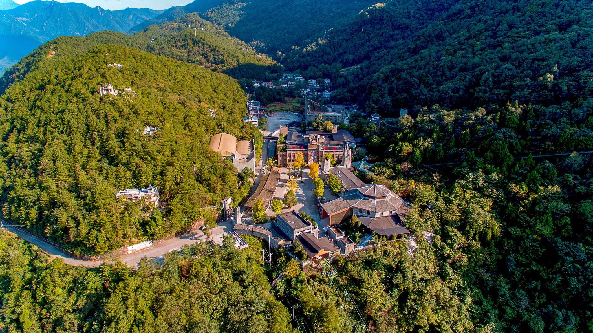 来九皇山萨朗狂欢节让你过一个难忘的秋天