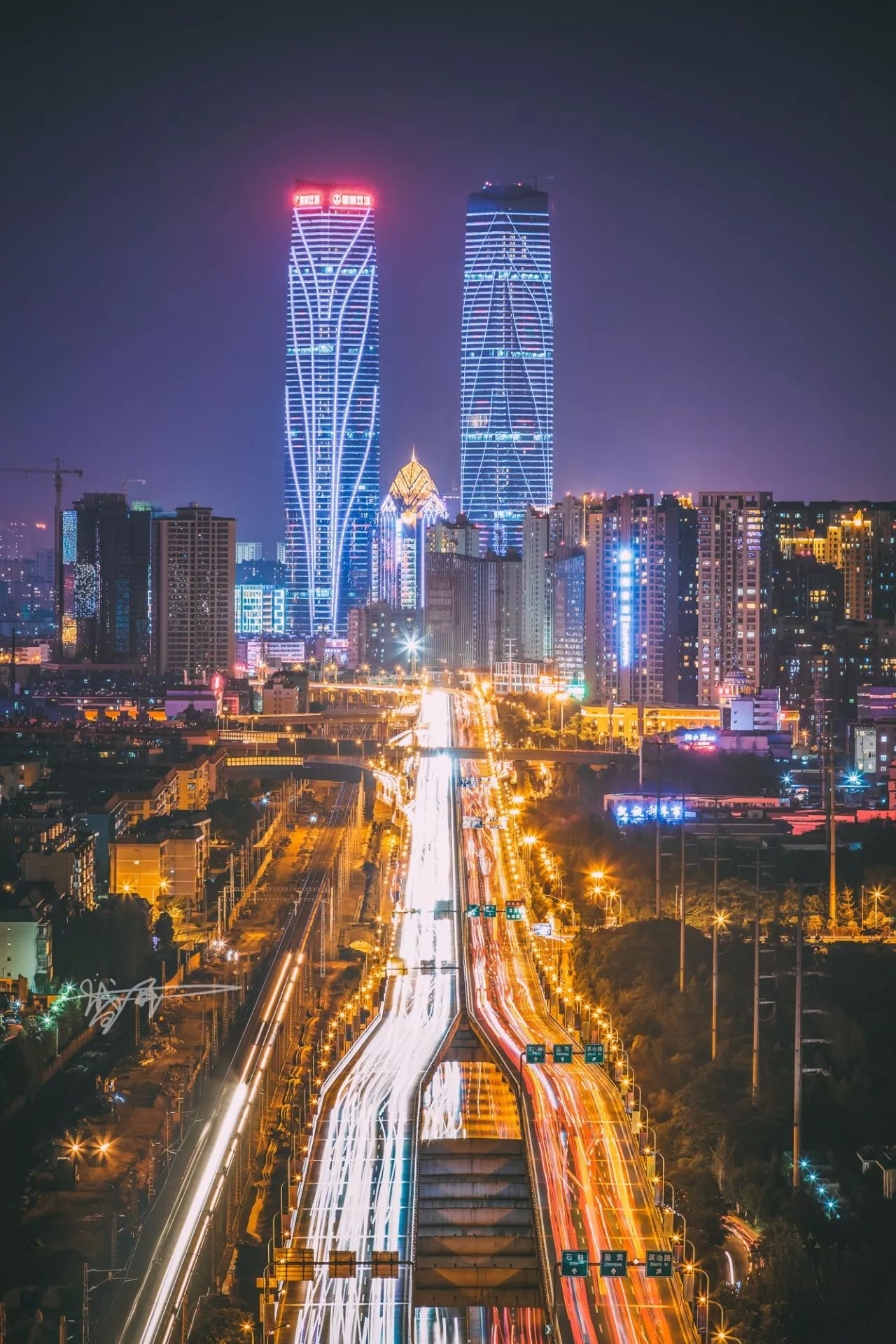 万达·昆明双塔南塔盛大举7月27日即将在万达双塔城市垂直马拉松2019