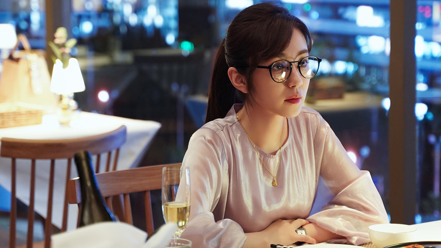 精英律师蓝兰上线王晓晨电梯飞吻大胆追爱