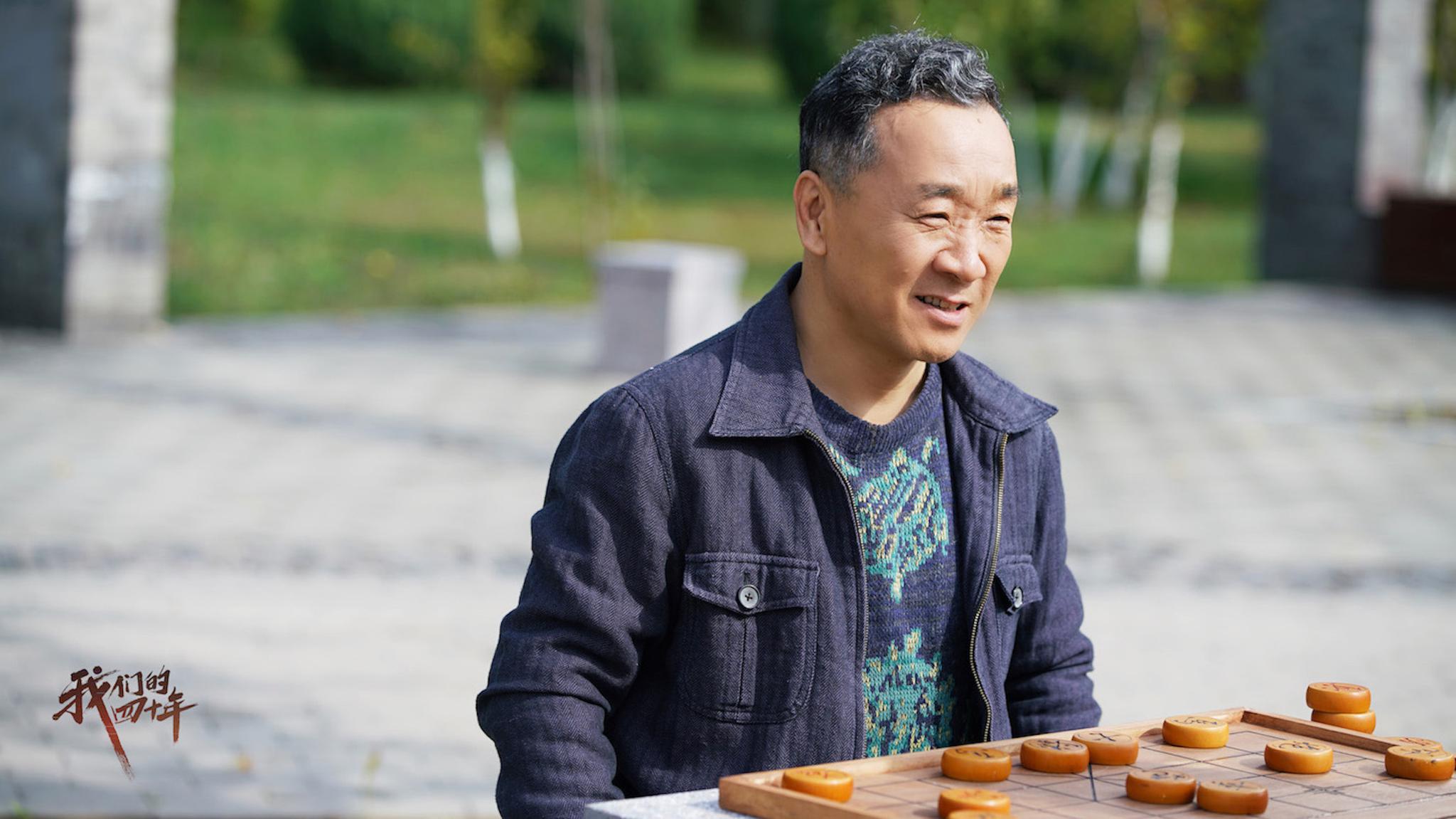 钱波 饰 冯胜利对于剧中高还原度的场景和充满时代感的老物件,王锦