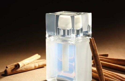 最贵的香水 最贵的口红 最贵的眼镜 普通人真的只能看看 最贵的香水 最贵的口红 最贵的眼镜 普通人真的只能看看
