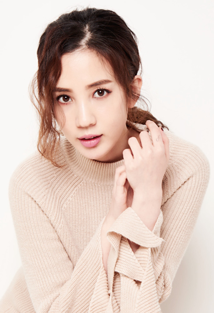 爱雅录制新节目谈北漂生活母亲落泪