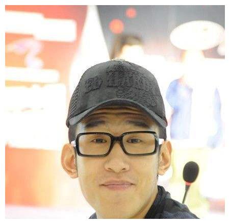 迪丽热巴今天生日,没想到和"大长脸"于洋是同一天