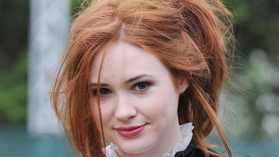 中国最刚混血村当地美女金发碧眼遭质疑直说自己是中国人