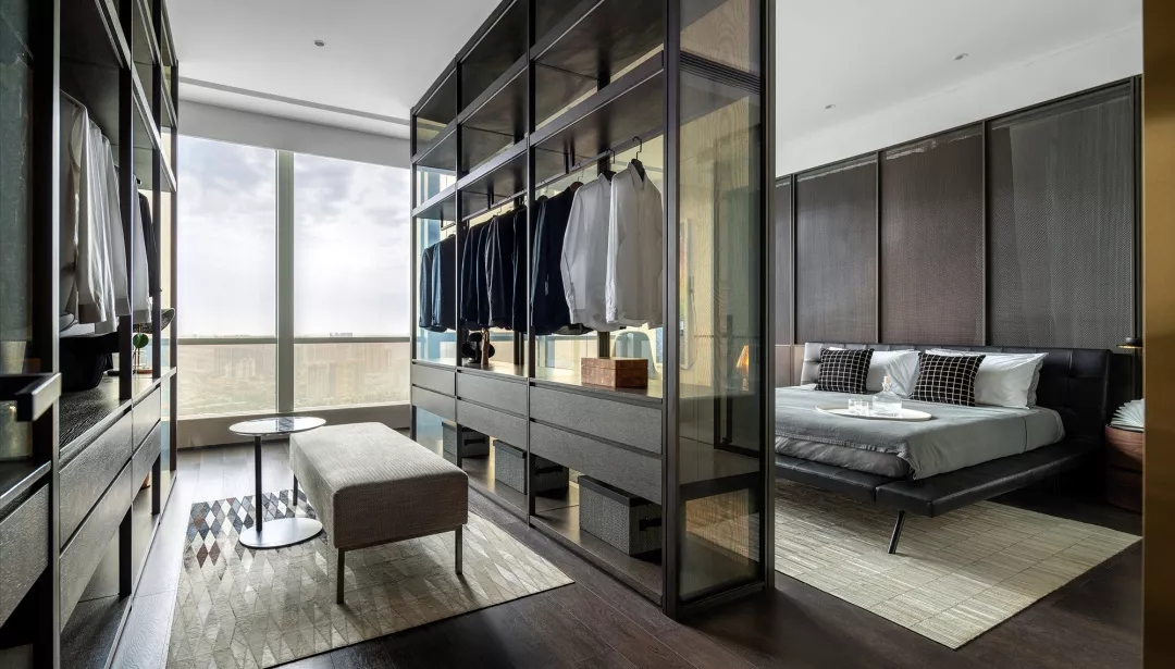 装修公司案例｜极简风设计师操刀的高端豪宅，奢华外表展优雅内涵