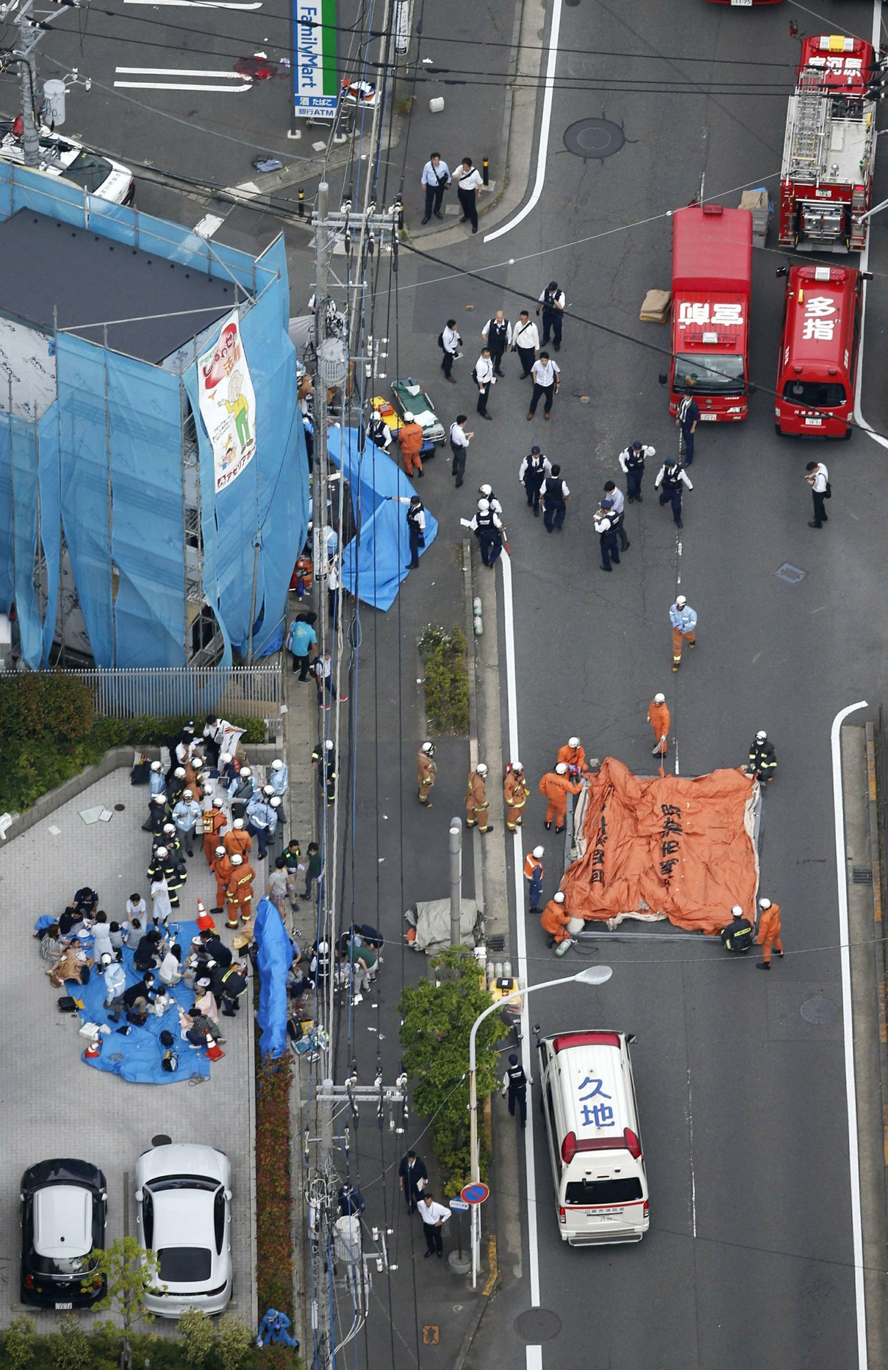 日本发生持刀伤人事件致19伤,嫌疑人自残后昏迷被捕