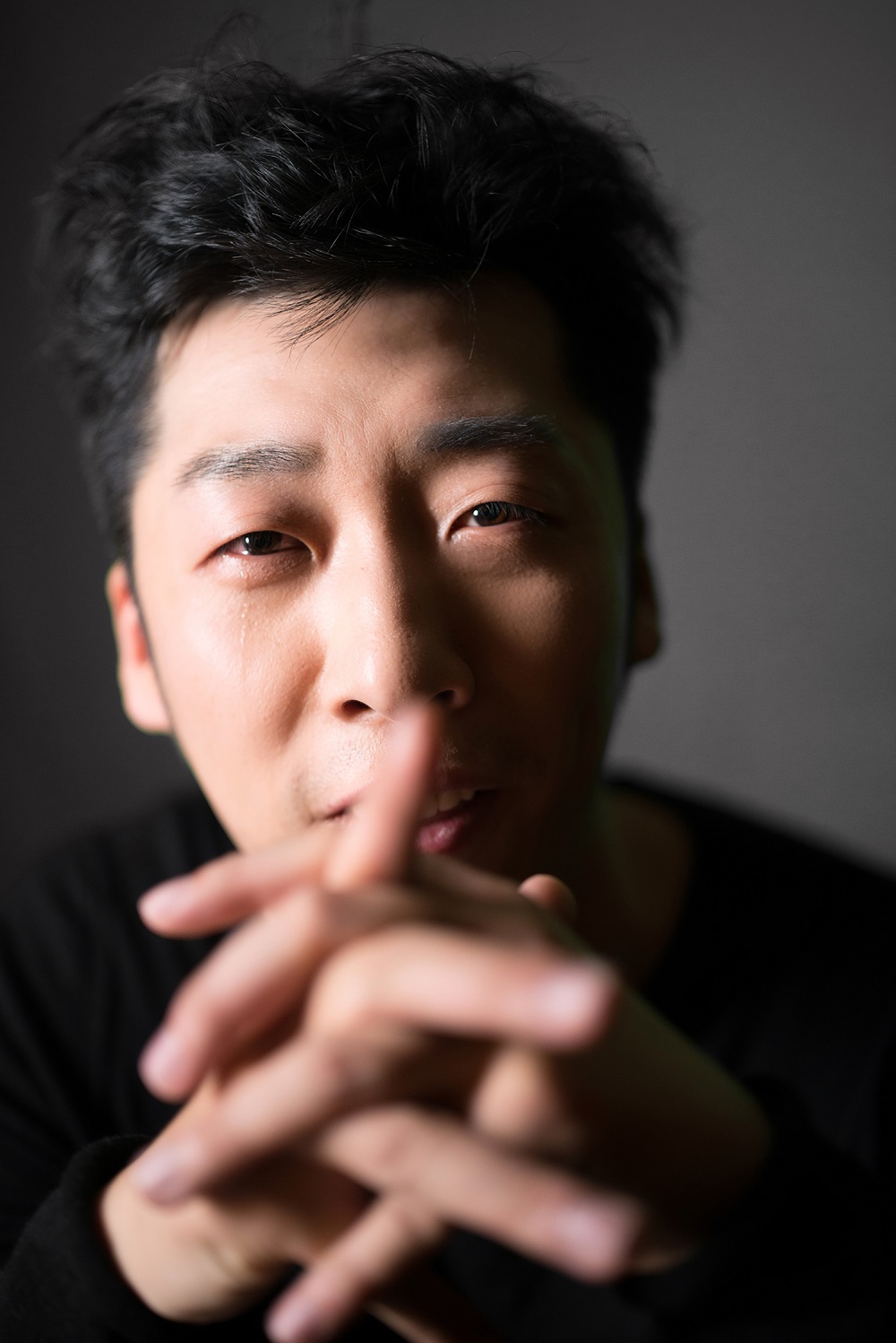宁浩《受益人》强势定档11月8日   张子贤实力演绎荒诞小人物