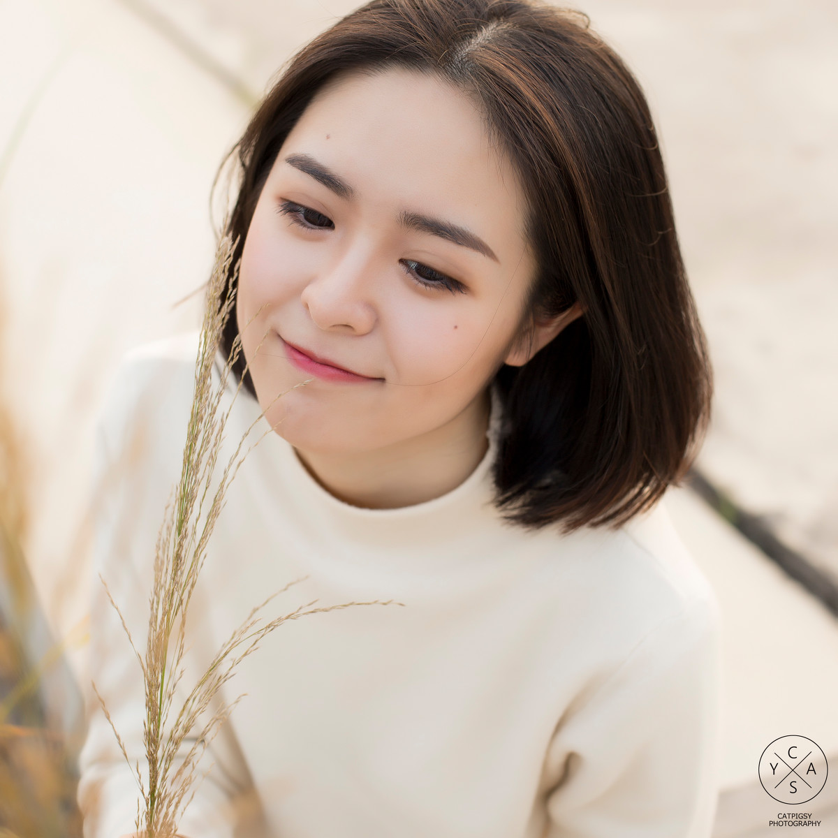 摄影分享:学生头短发素颜美女