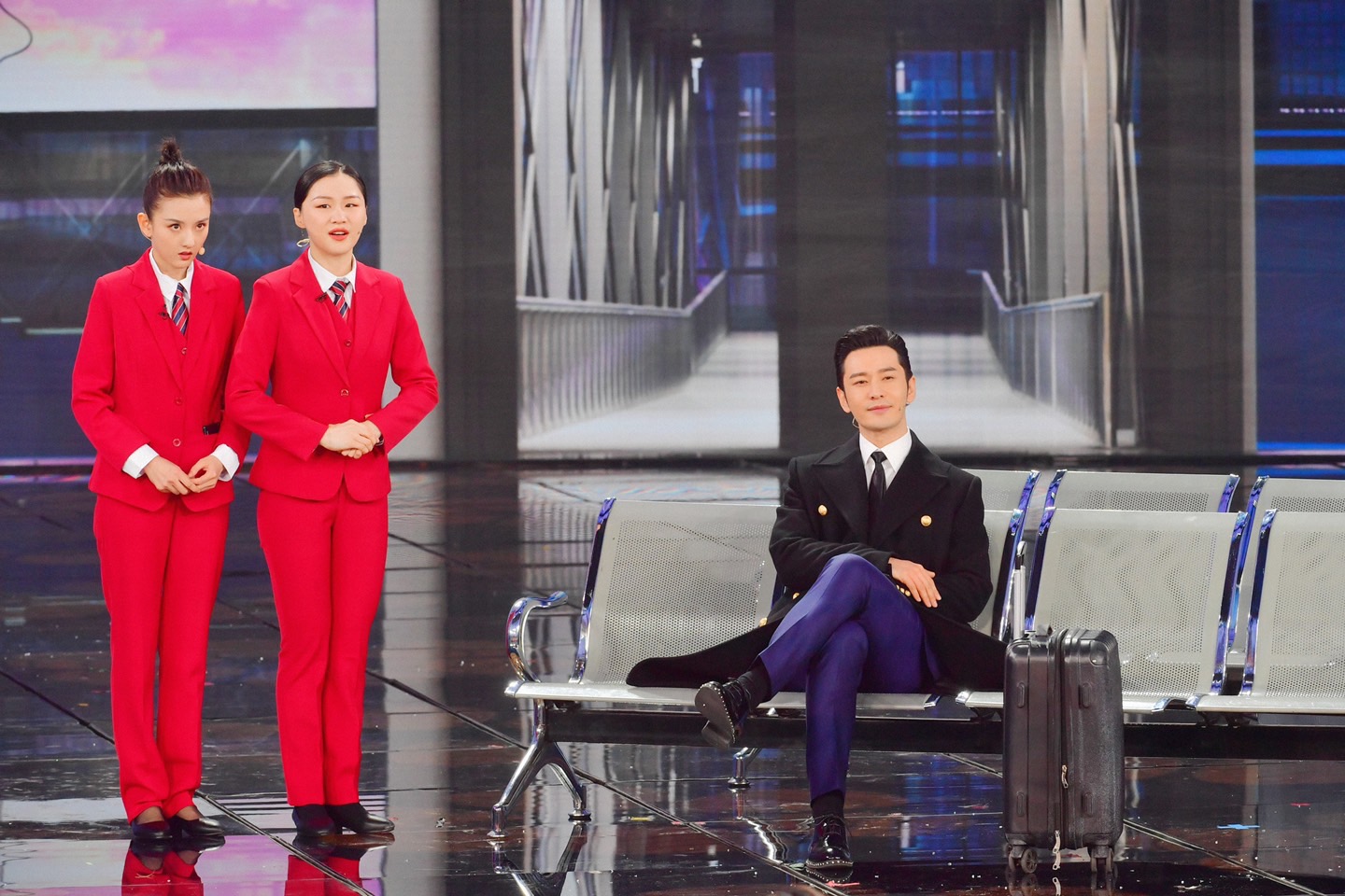 黄晓明四登春晚首演小品 现场"明言明语"引发观众热潮
