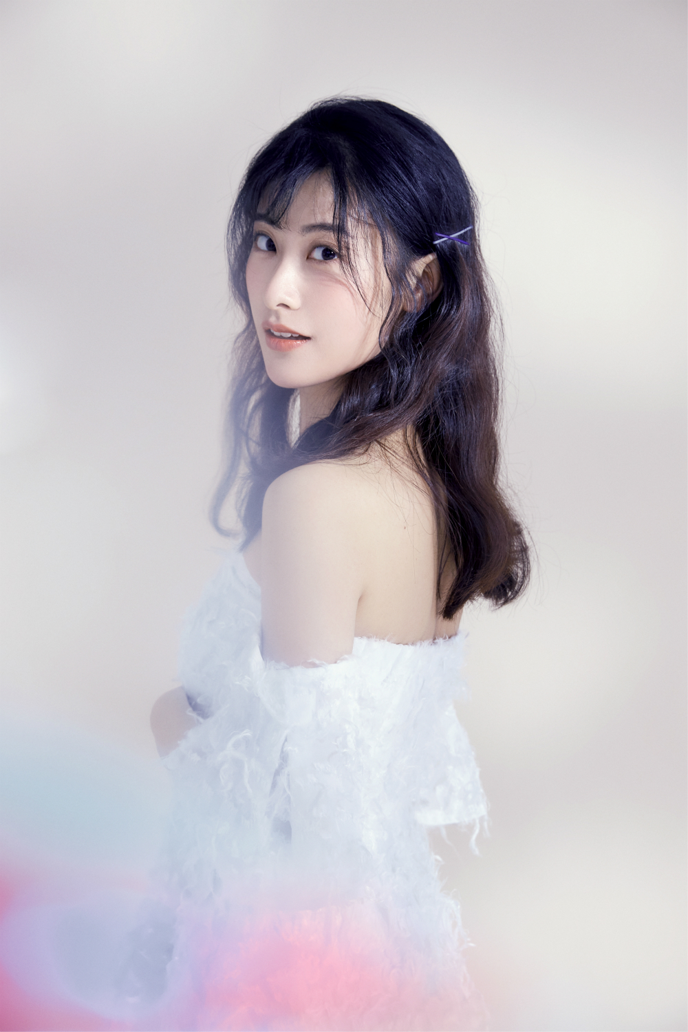 殷越甜美写真曝光 元气满满少女感十足__财经头条