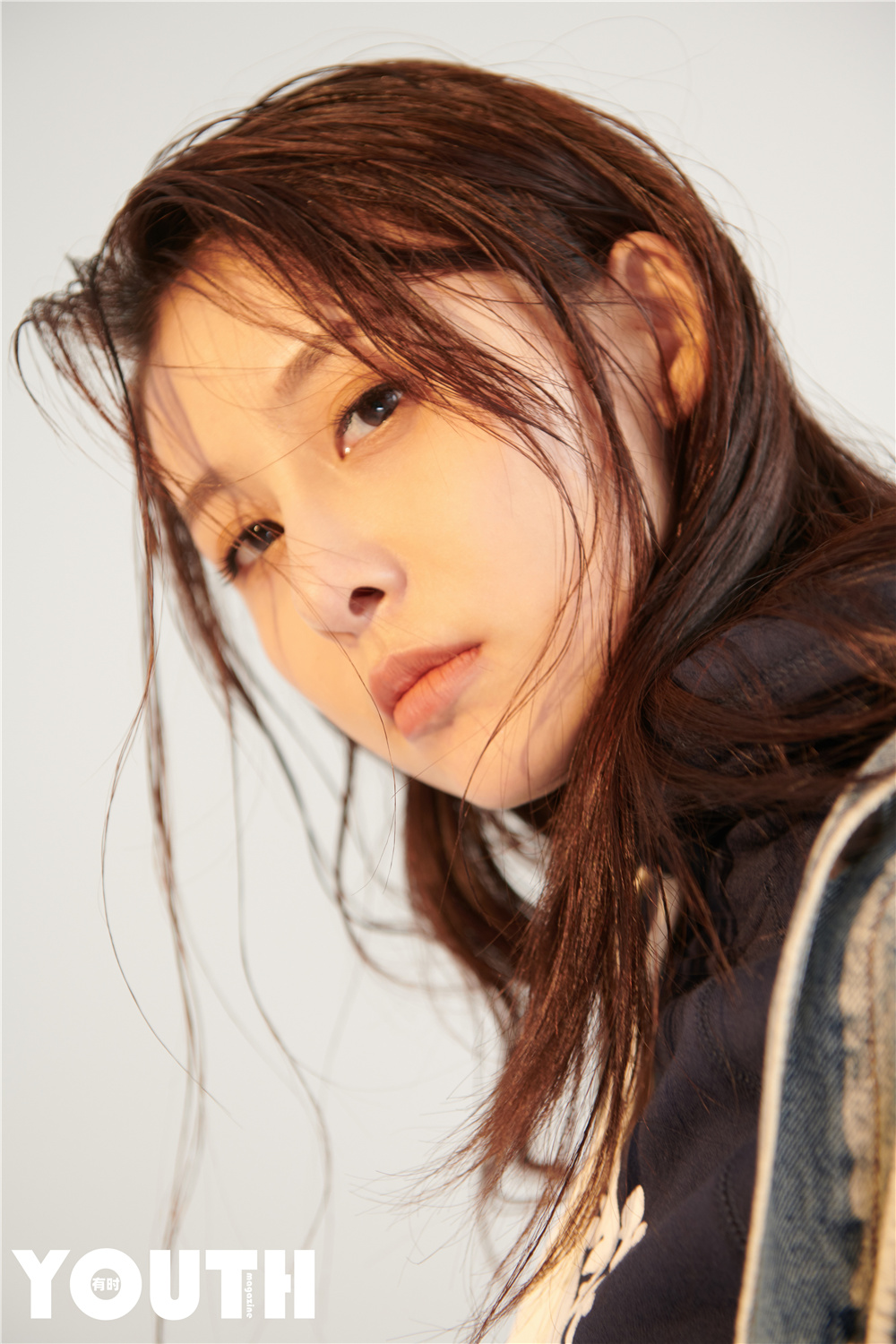 贾青最新大片演绎眼神杀 超a造型气场slay