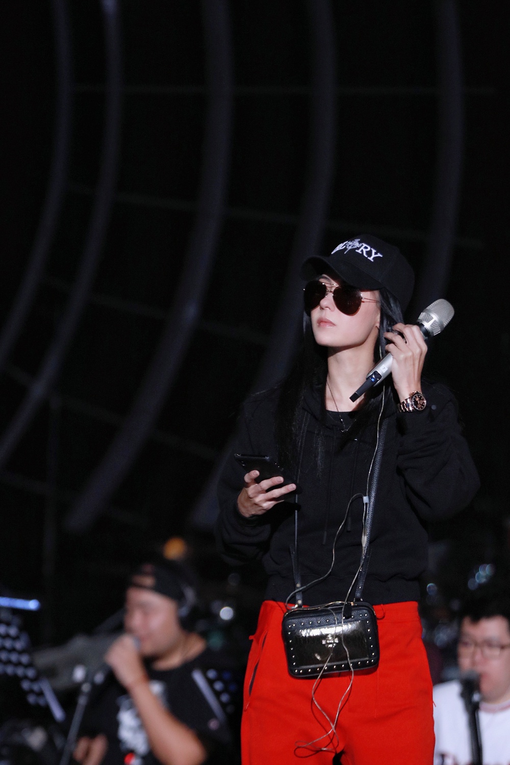 张柏芝《嗨唱转起来》彩排图曝光 黑长直配少女肌颜值超能打