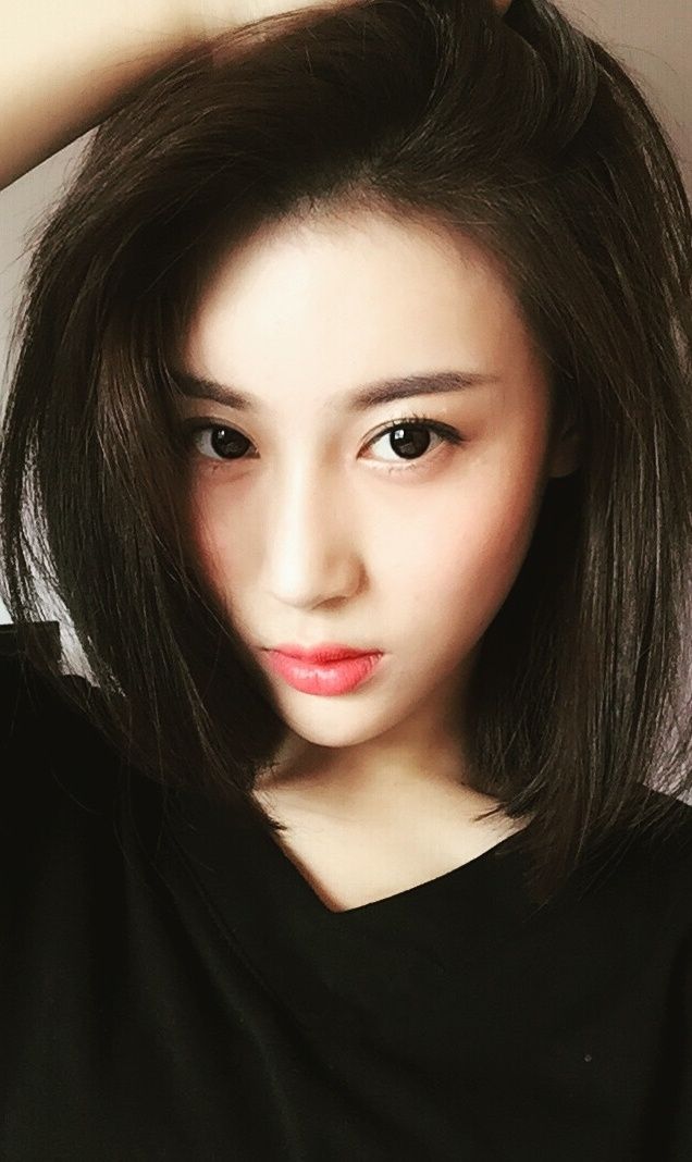 张雅卓头像壁纸:迷人的五官,出众的气质!_高清图集_新浪网