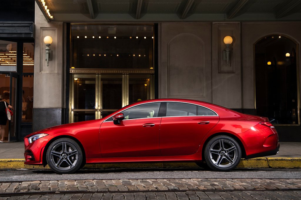 新款奔驰cls四门轿跑上市 售63.78-78.98万元