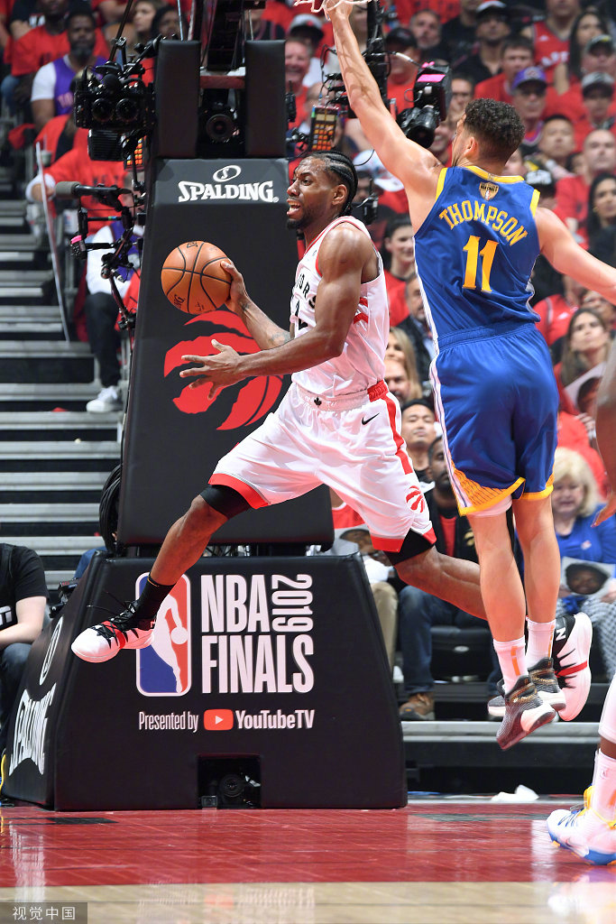 机器人之心,伦纳德关键时刻连得六分!