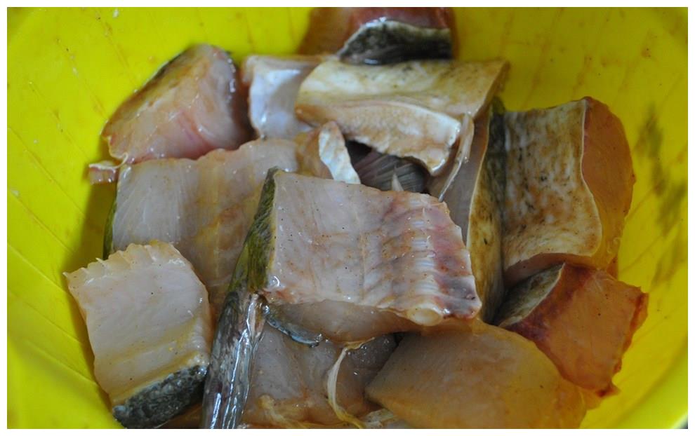 爽辣红烧搪塞鱼的烹饪方法