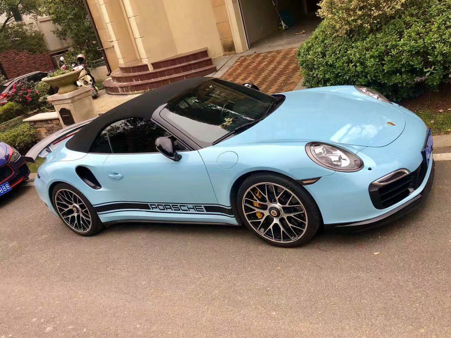 实拍无锡保时捷911turbos,冰蓝色款