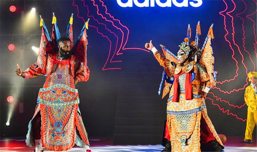 哈登随行人员与吴悠爆发冲突杨舒越一语中的这次吴悠没毛病