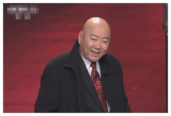 一句话得罪一亿人,第19次春晚之行泡汤,今53岁街头卖力演唱