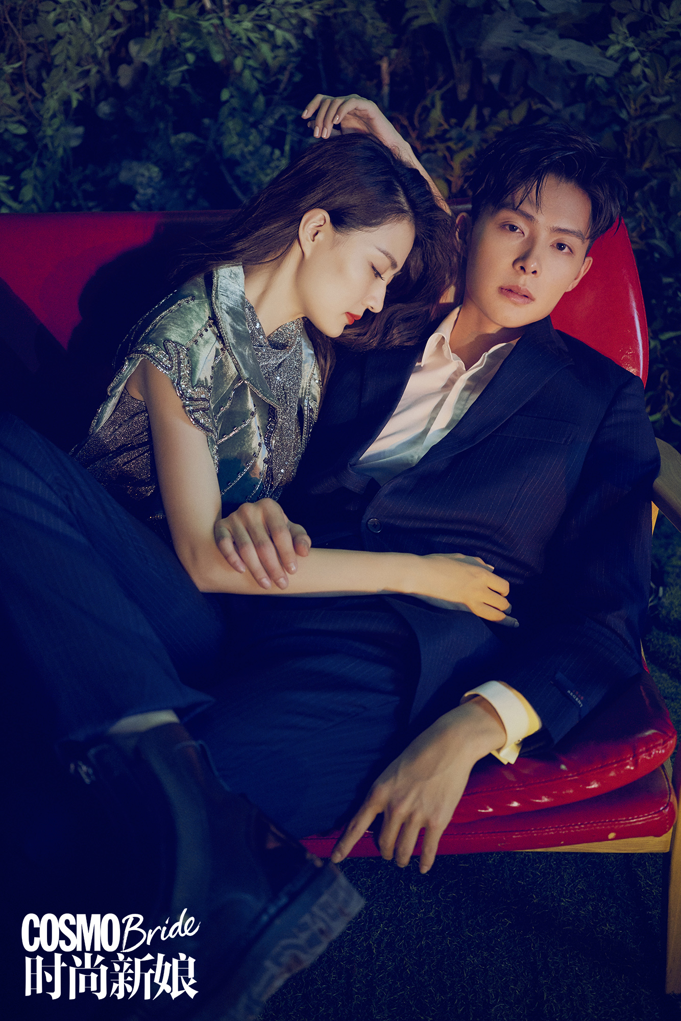 张铭恩最新杂志封面大片曝光首度情侣合体撒狗粮