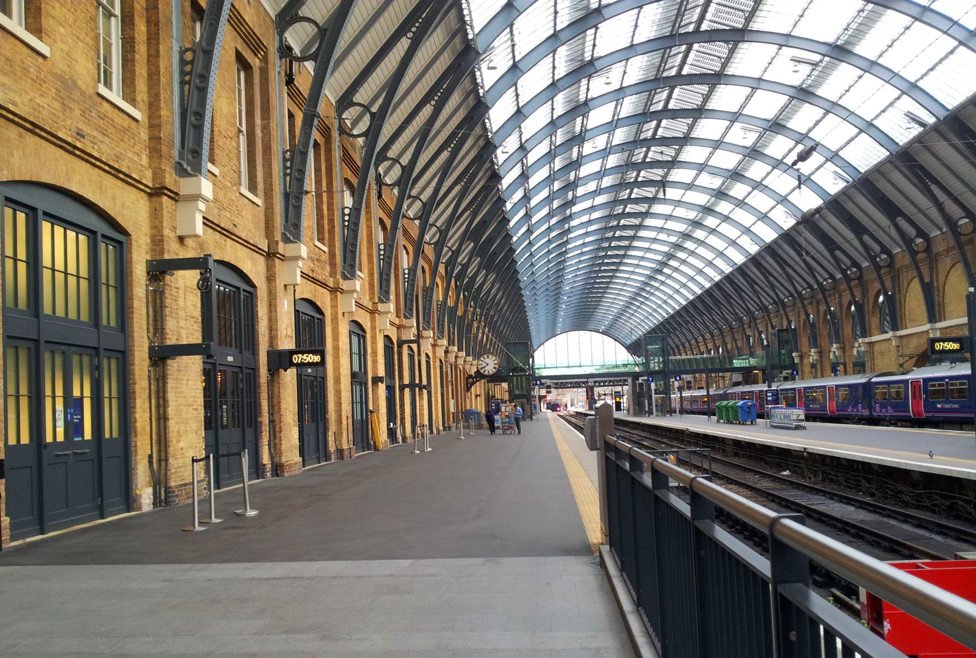 全球设计最惊艳的九大火车站中国的位于南方