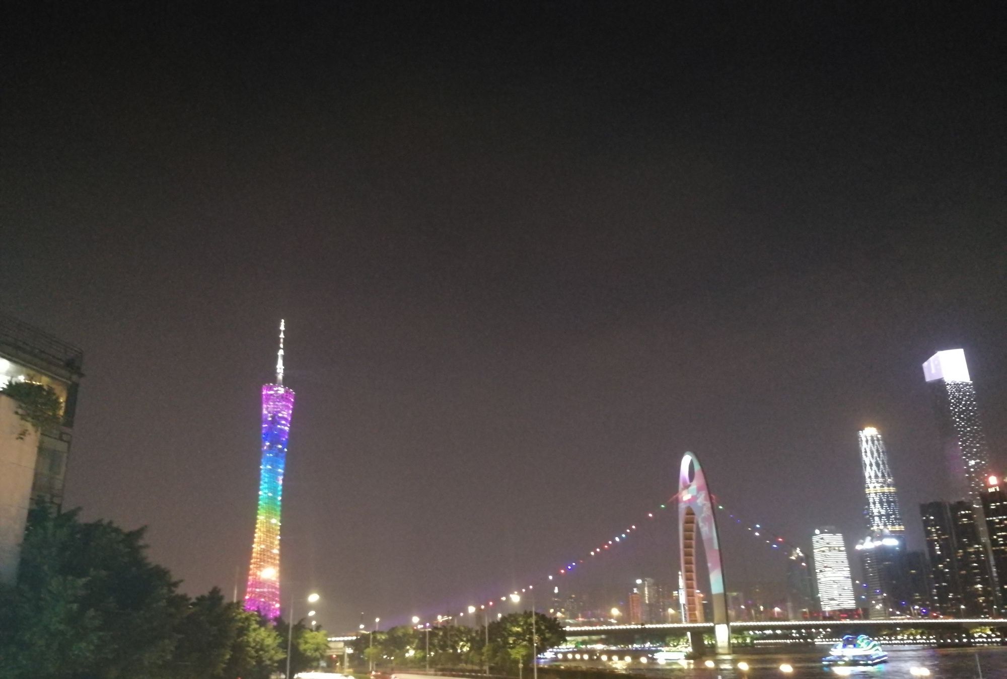 广州的珠江夜景和广州塔夜景