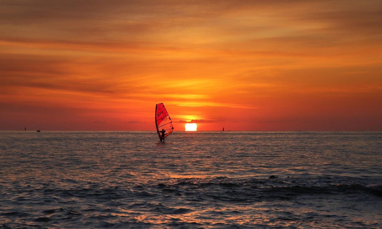 风光摄影:扬帆奋进