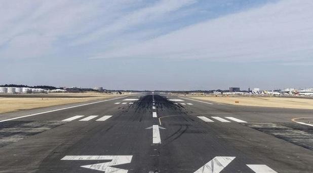 机场跑道上的数字有什么含义?