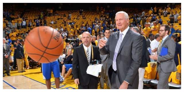 谁替科比名人堂演讲?遗孀第一,球迷:乔丹或是球迷最想看的选择休闲区蓝鸢梦想 - Www.slyday.coM 谁替科比名人堂演讲?遗孀第一,球迷:乔丹或是球迷最想看的选择休闲区蓝鸢梦想 - Www.slyday.coM