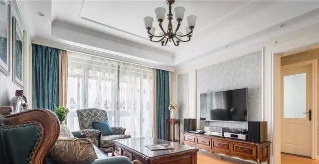 朋友来家参观，进门就说装修太土，全屋一圈转下来，不说话了