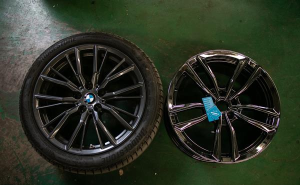 2020款宝马3系325li轮毂升级改双锻造电镀钨钢黑轮毂