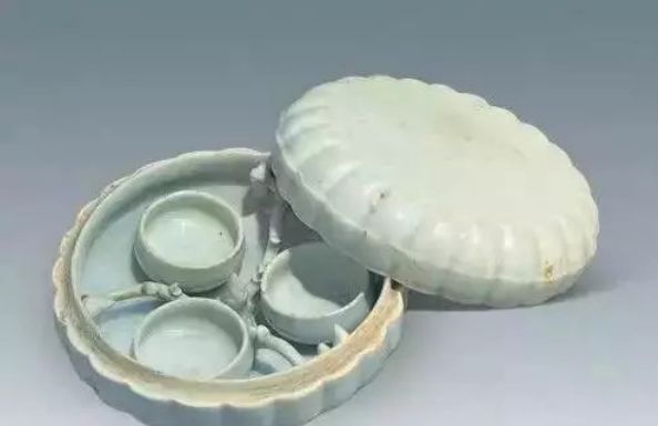 古代中国女性专用的5件文物:图5夜壶非常罕见,设计优美精妙|夜壶|文物|金钏_新浪新闻