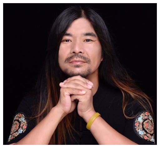 面筋哥走红后没飘还是做起老本行看到面筋价格后网友不淡定了